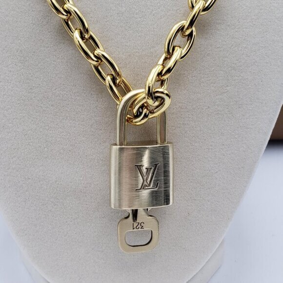 18K Gold-Plated Necklace with Authentic Louis Vuitton Padlock - Picture 10 of 12